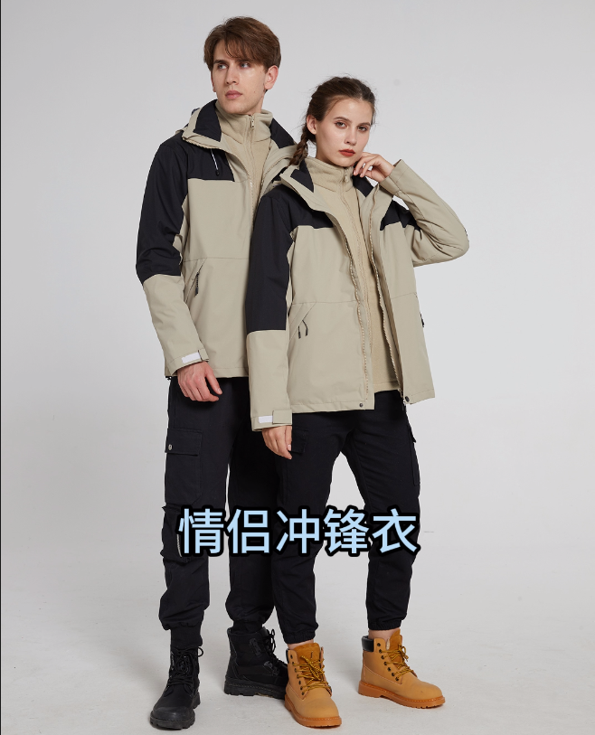 外衣：150D高彈春亞紡-100%聚酯纖維內膽：300克雙面搖粒絨-100%聚酯纖維防水5000/透氣2000/防風/保暖/三合一男女同款沖鋒衣登山服，奧特萊斯定制款防寒保暖情侶套裝沖鋒衣。